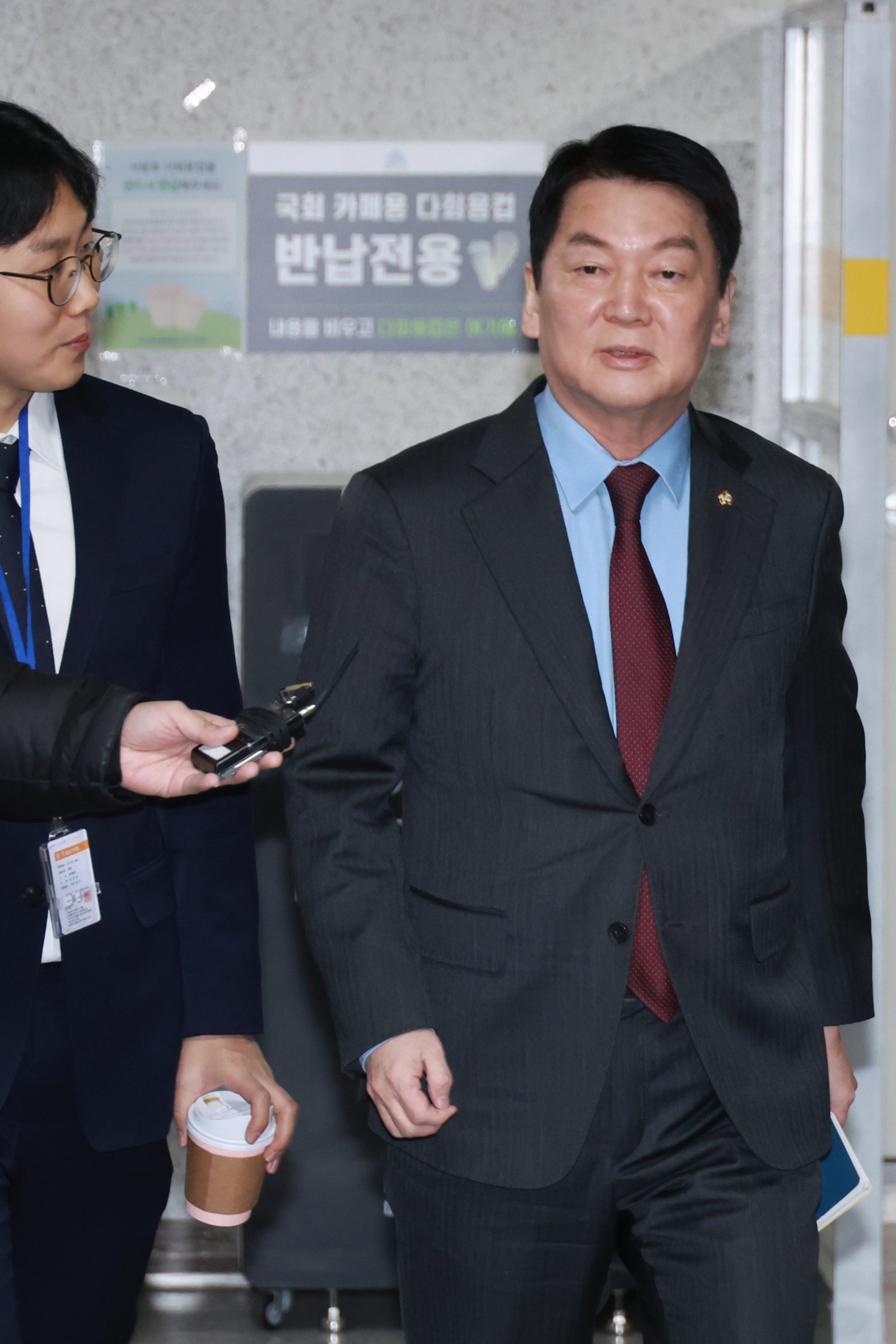 안철수 국민의힘 의원이 20일 서울 여의도 국회 의원회관에서 열린 ‘대안과 미래’ 모임에 참석하고 있다. 2026.01.20 뉴시스