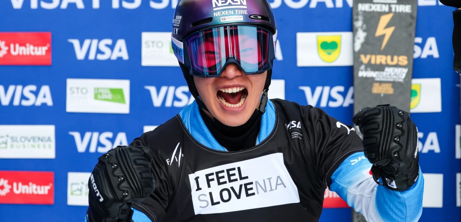 한국 스노보드 알파인 간판 이상호가 지난달 31일(현지 시간) 슬로베니아 로글라에서 열린 2025∼2026시즌 월드컵 제13차 대회 평행대회전 남자부 우승을 확정한 뒤 주먹을 불끈 쥐며 포효하고 있다. 국제스키·스노보드연맹(FIS) 제공