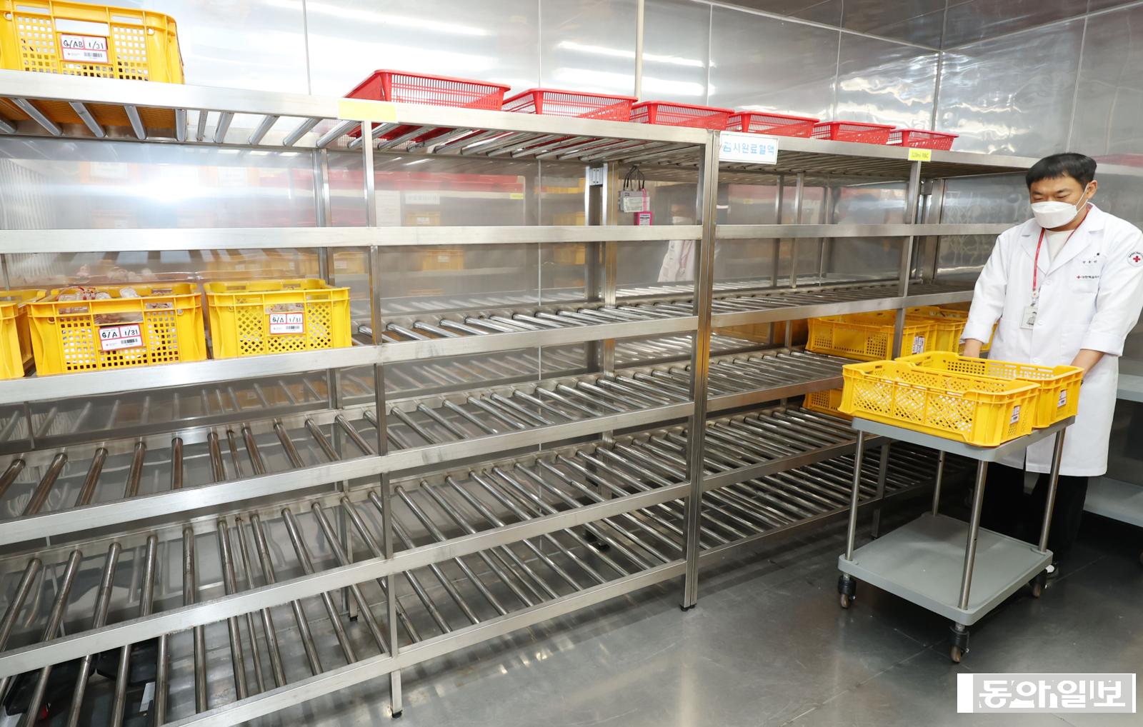 줄어드는 헌혈 인구에…헌혈원에 ‘두쫀쿠’ 증정품까지 등장