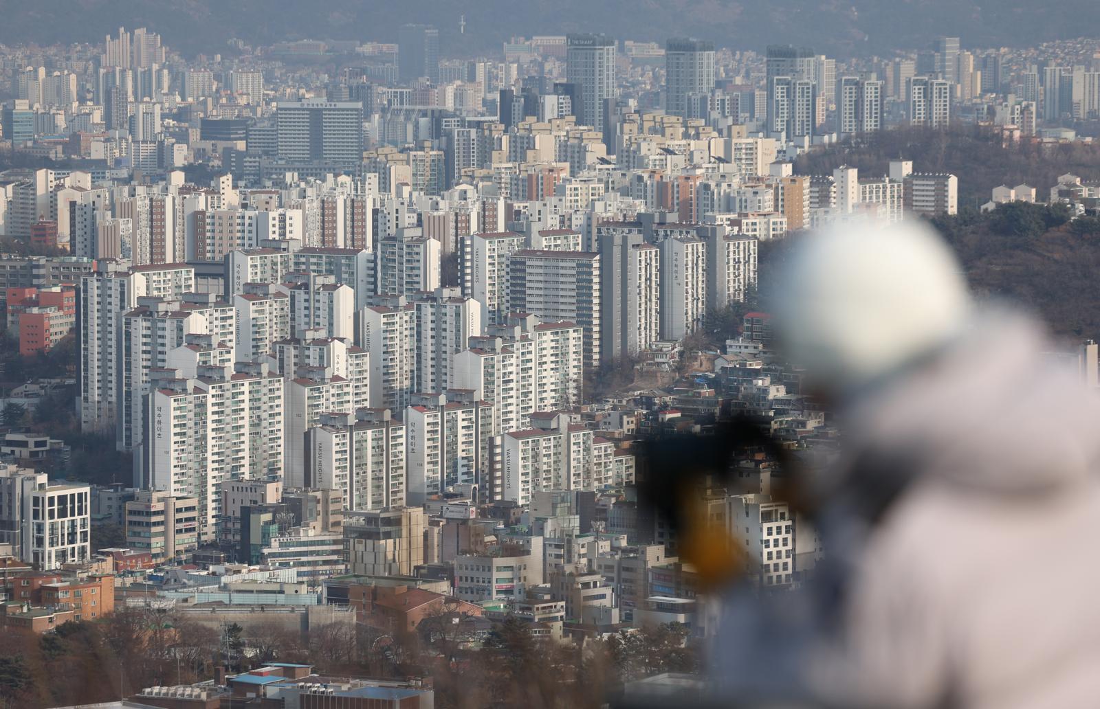 서울 중구 남산에서 서울시내 아파트가 보이고 있다. 2026.01.23 뉴시스