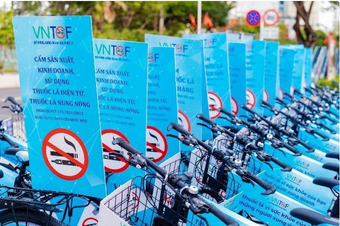 베트남 보건부가 담배 피해 예방 및 통제에 관한 개정 법률 초안의 일환으로 흡연 금지 대상인 혼잡한 공공장소의 목록을 확대할 것을 제안했다고 현지 일간지 Vn익스프레스가 3일 보도했다. 〈사진 출처 : 베트남플러스〉 2026.02.03 뉴시스