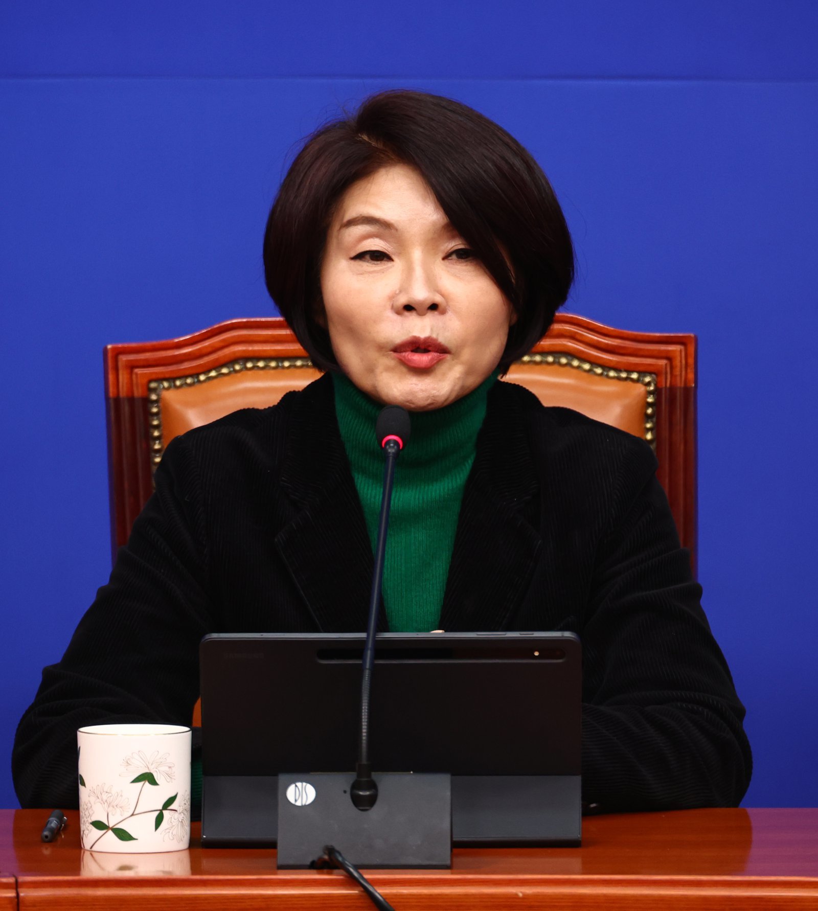 한정애 더불어민주당 정책위의장이 1일 오전 서울 여의도 국회에서 기자간담회를 열고 발언하고 있다. 2026.02.01. 서울=뉴시스