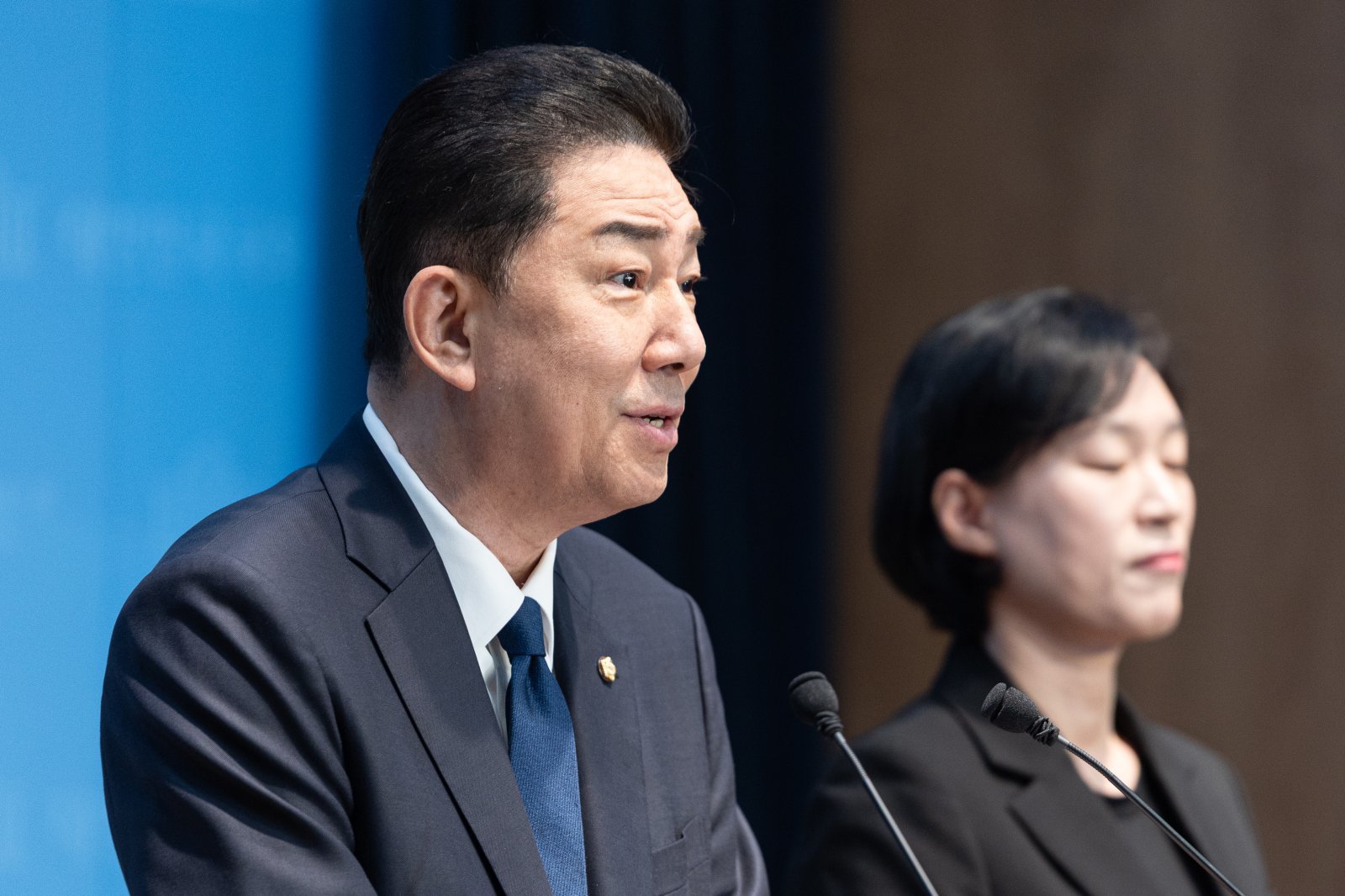 김병기 더불어민주당 의원이 19일 서울 여의도 국회 소통관에서 당 윤리심판원의 제명 결정에 대한 입장을 밝히는 기자회견을 하고 있다. 2026.1.19/뉴스1