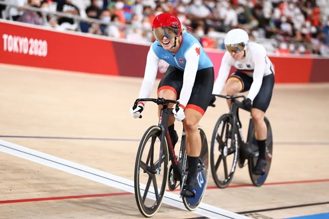 2020 도쿄 여름올림픽 사이클 여자 스프린트 금메달 주인공 켈시 미첼(앞). 캐나다올림픽위원회