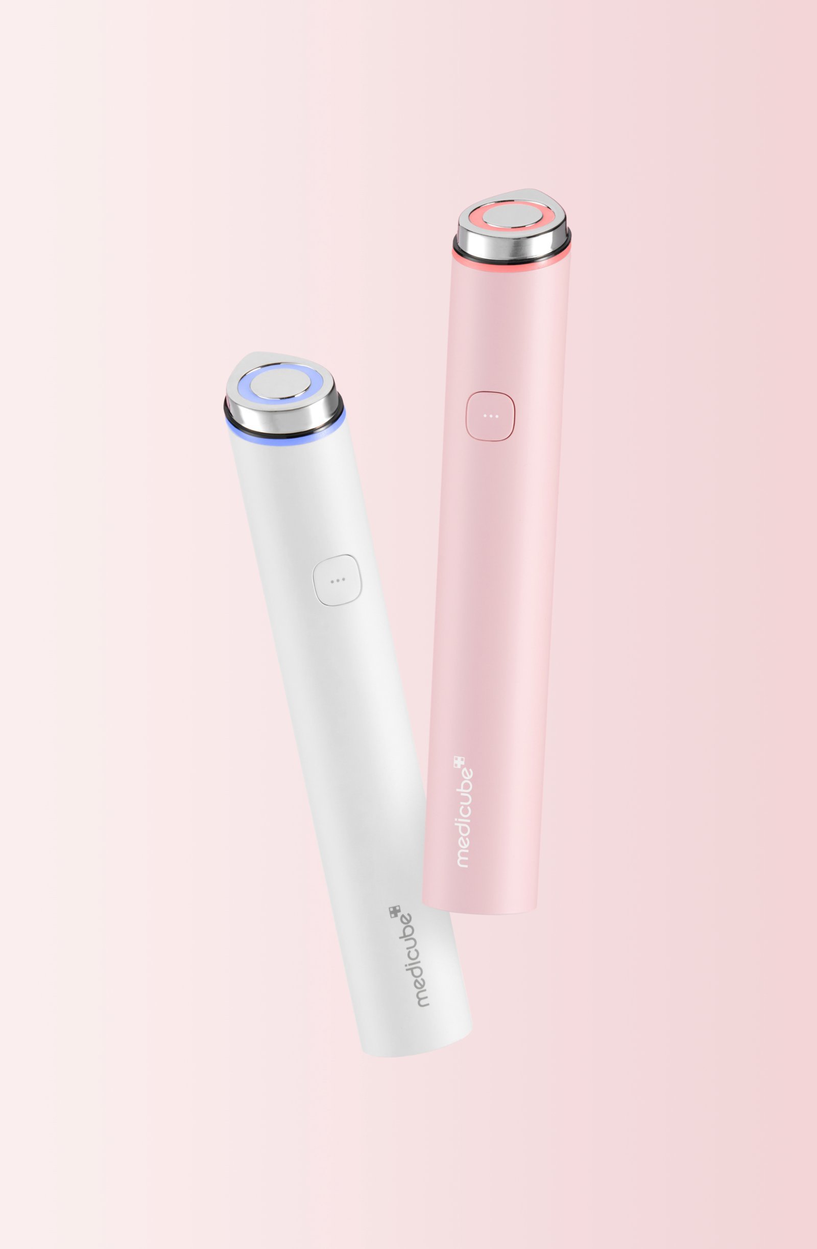에이피알 브랜드 메디큐브에서 출시한 홈뷰티 디바이스 제품 ‘메디큐브 에이지알 부스터 프로 미니 플러스’ 에이피알 제공