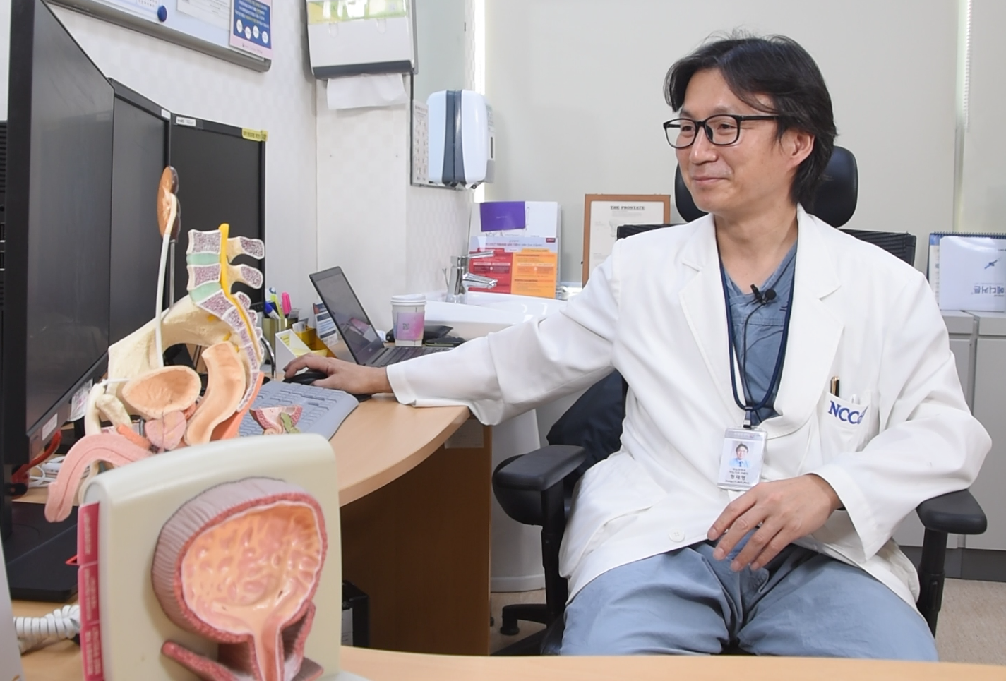 국립암센터 정재영 비뇨기암센터장이 남성암 발생 1위에 올라선 전립선암의 오해와 진실에 대해 이야기하고 있다. 국립암센터 제공