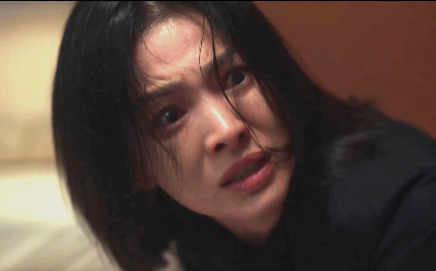 드라마 ‘더 글로리’에서 동은(송혜교)은 학창 시절 자신에게 잔인한 폭력을 휘두른 이들을 처절하게 응징한다. 윤서진 작가는 실제 현실에서는 복수를 해도 그리 짜릿하지 않고 후회 수치심 불안에 갇히게 만든다고 말한다. 넷플릭스 제공