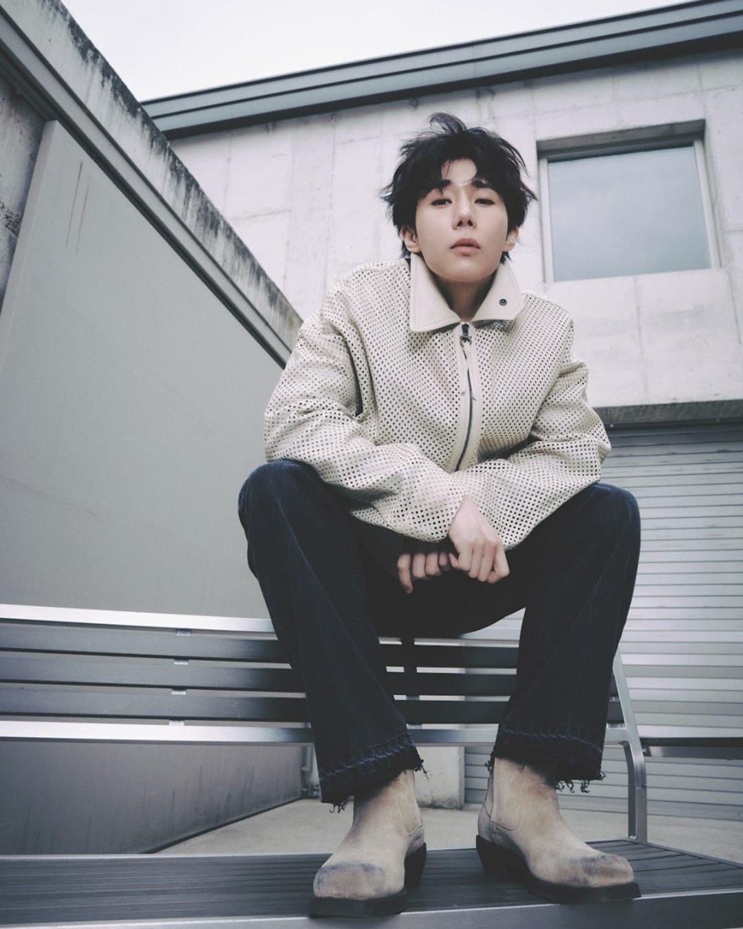 김성규, 무채색 스타일링에 자연스러운 포즈…신보 기대 UP