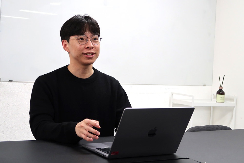 얼라인에 대해 설명하는 김주원 대표 / 출처=IT동아