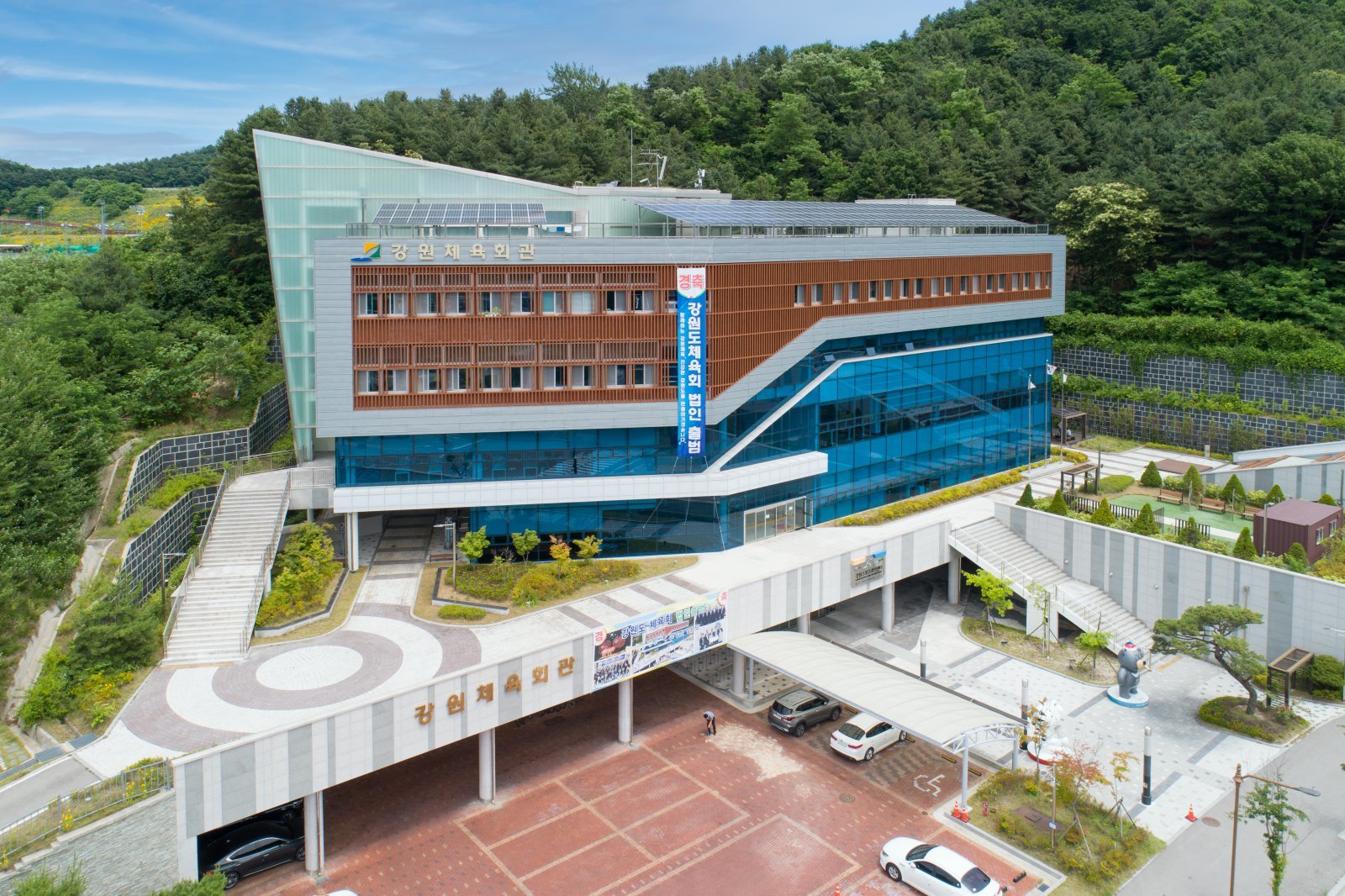 ‘女선수 추행 논란’ 김완기 前마라톤 감독 재심서 자격정지 취소, 왜