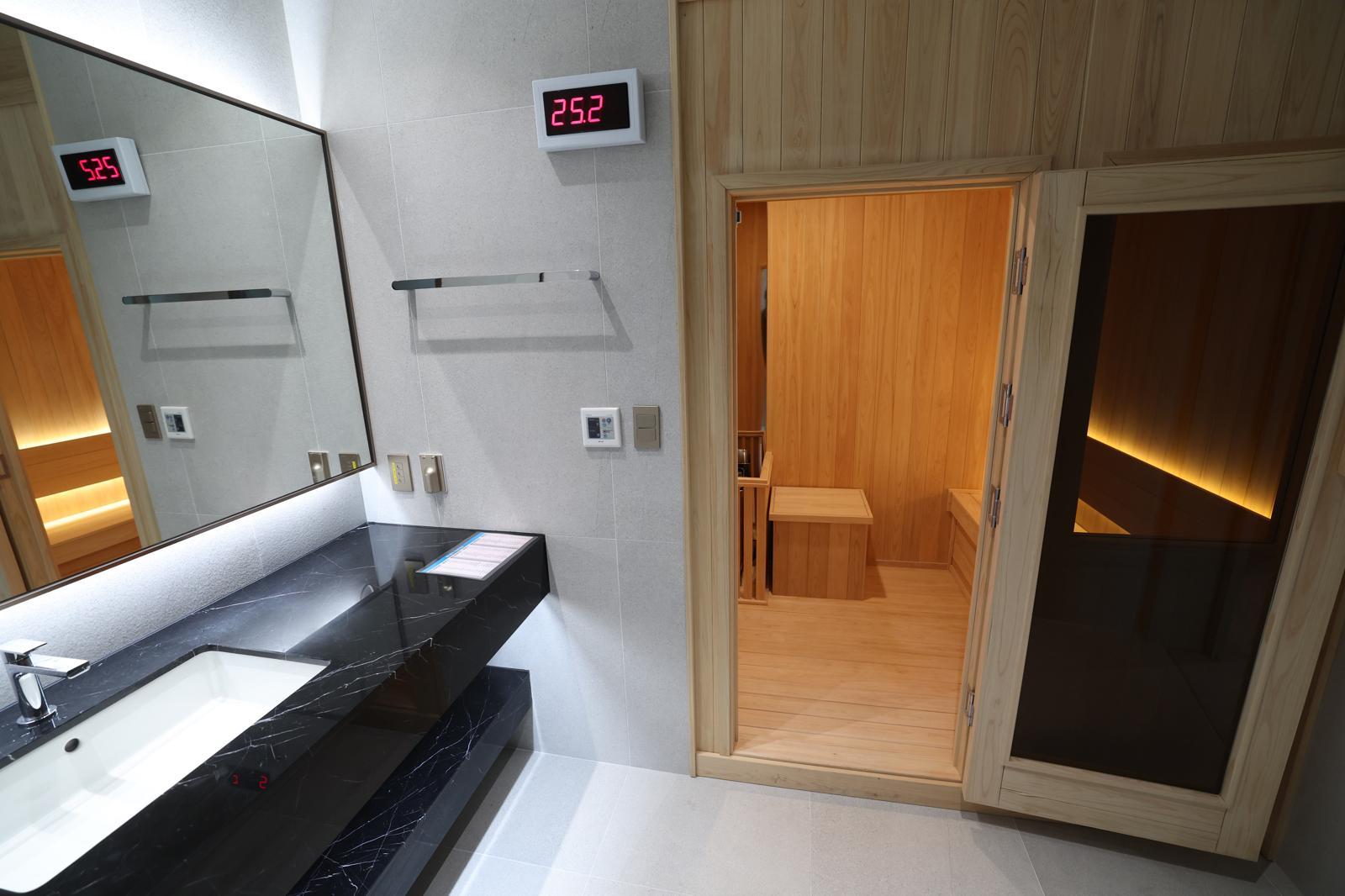 지난 윤석열 정부 시절 서울 용산 대통령 집무실 내부에 만든 침실과 사우나 등의 사진이 2일 공개됐다. 사진은 서울 용산 전 대통령실 집무실에 설치된 사우나 모습. 2026.1.2. 청와대사진기자단