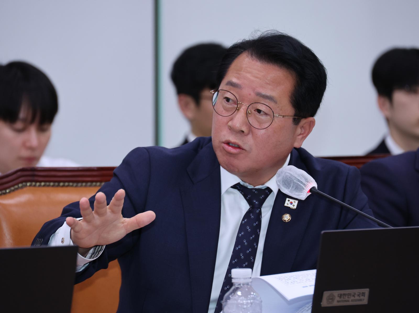 문금주 더불어민주당 의원이 28일 서울 여의도 국회에서 열린 농림축산식품해양수산위원회 국정감사에서 질의를 하고 있다. 2025.10.28. [서울=뉴시스]