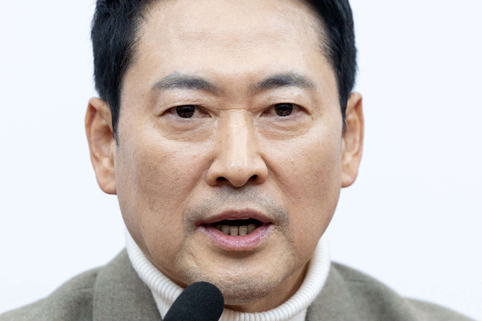 장동혁 국민의힘 대표가 5일 서울 여의도 국회에서 기자간담회를 열고 거취 표명 요구에 대한 입장을 밝히고 있다. 2026.2.5 뉴스1