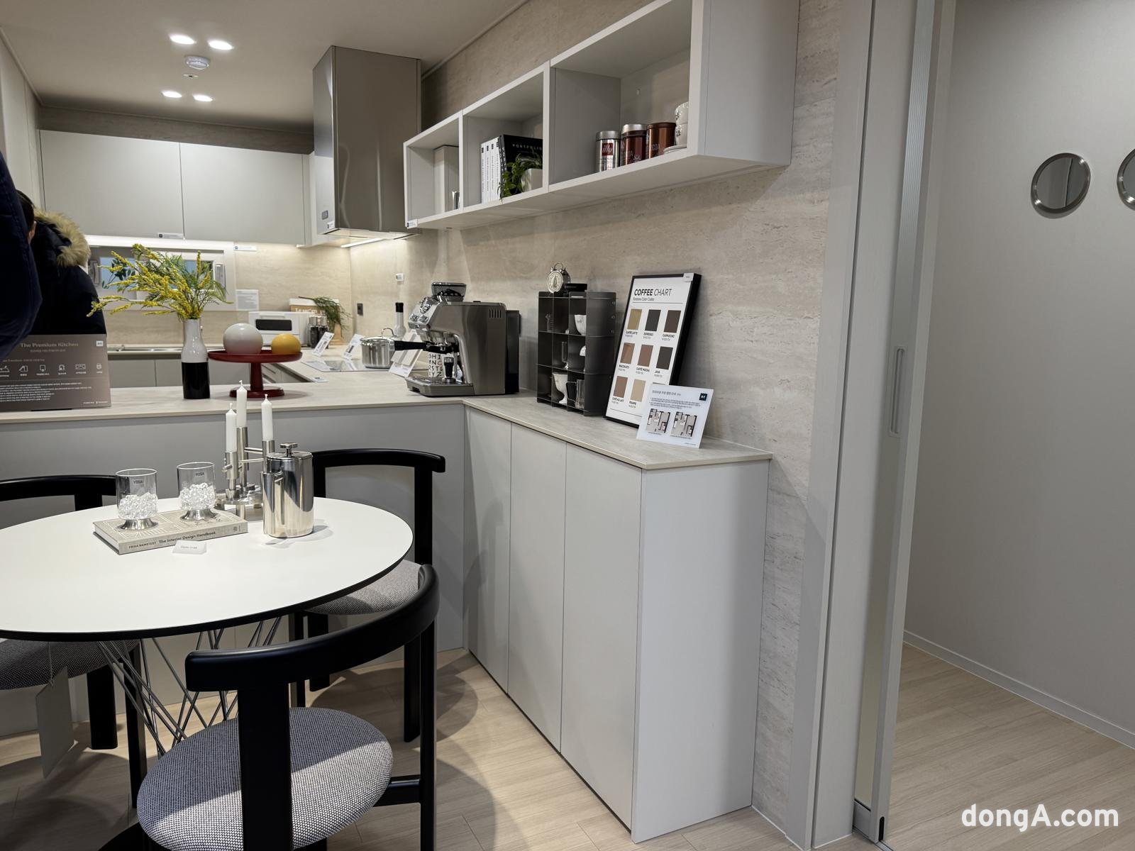 59㎡A 주방 안방 경계 중문.