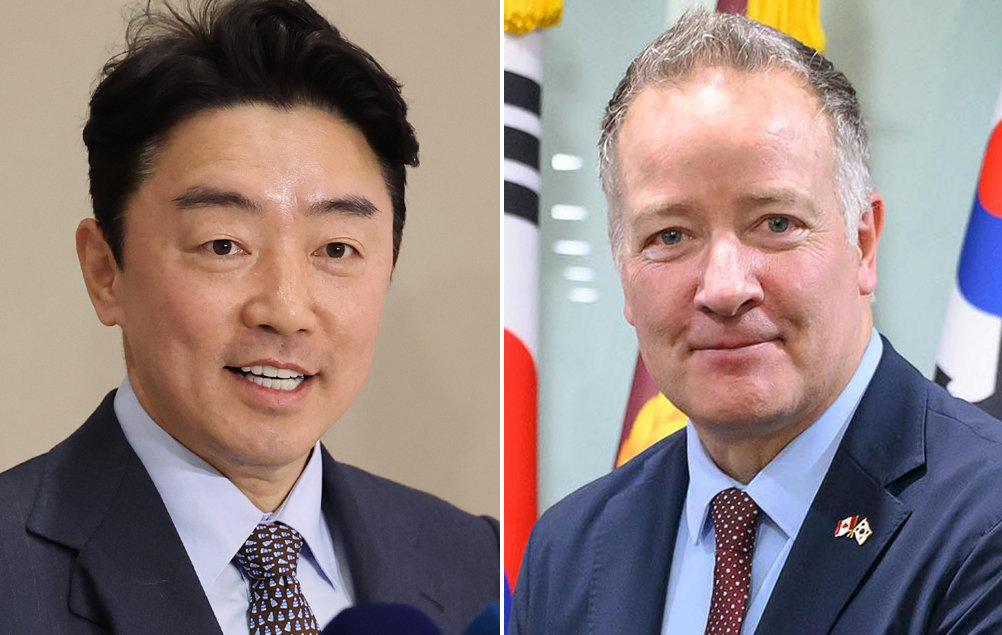 왼쪽부터 강훈식 실장, 스티븐 퓨어 장관