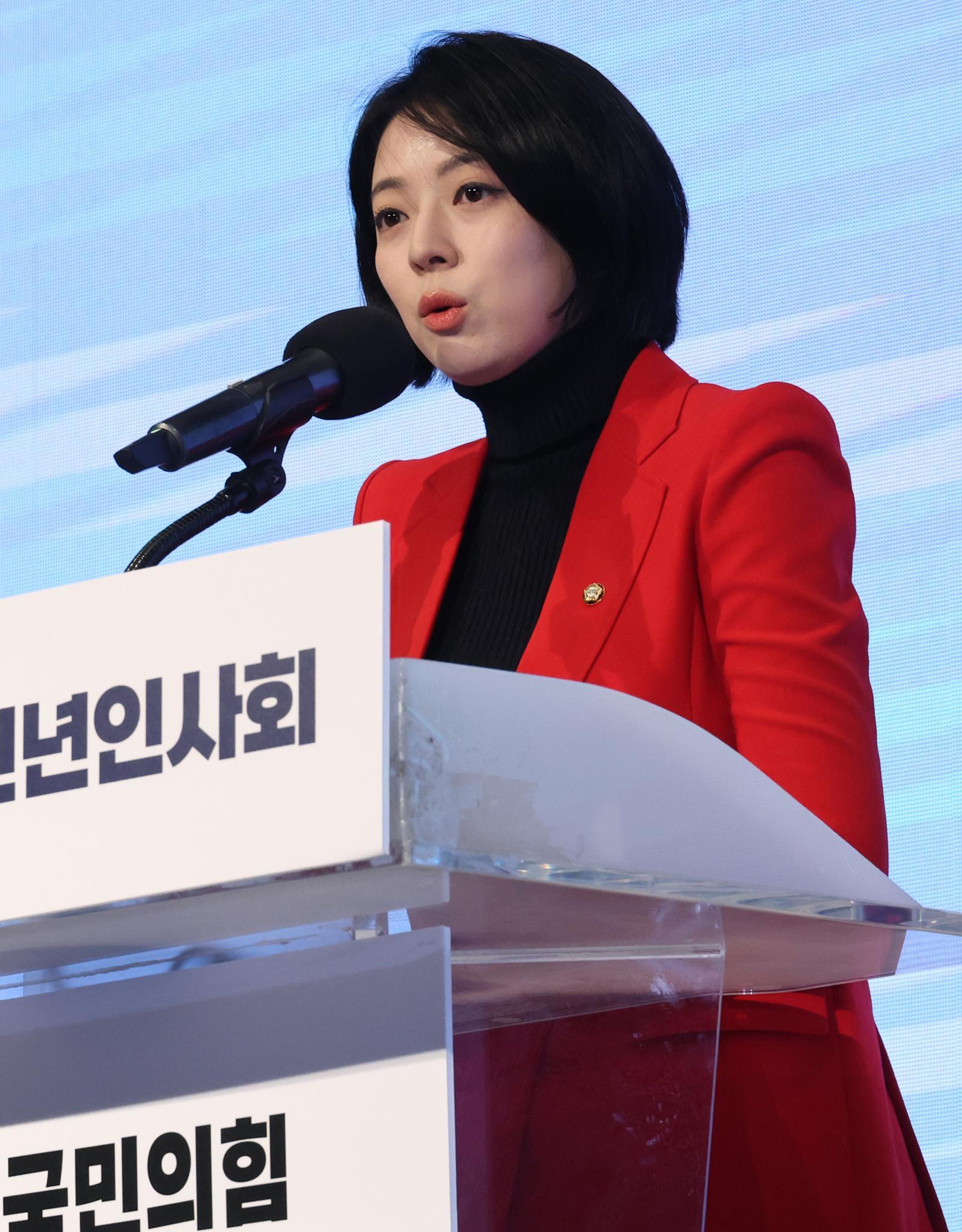 배현진 국민의힘 서울특별시당 위원장이 14일 오전 서울 여의도 중소기업중앙회에서 열린 2026 국민의힘 서울시당 신년인사회에서 신년사를 하고 있다. 2026.01.14 [서울=뉴시스]