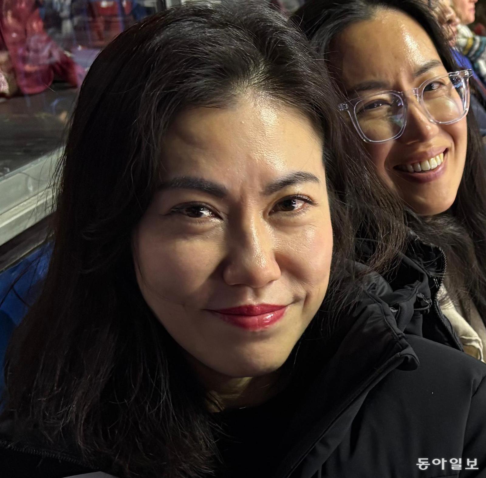 6일 경기장을 찾아 딸을 응원한 임해나의 어머니 김현숙 씨(왼쪽)의 모습. 임보미 기자 bom@donga.com