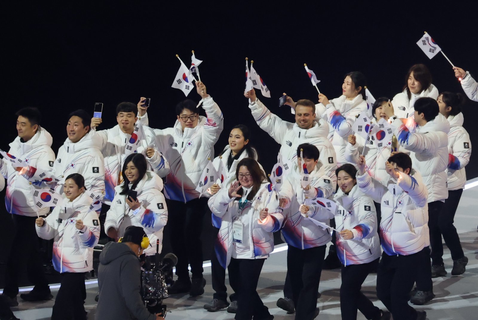 대한민국 선수단이 6일 오후(현지시간) 이탈리아 밀라노 산시로 올림픽 스타디움에서 열린 2026 밀라노·코르티나담페초 동계올림픽대회 개회식에 입장하고 있다. 2026.2.7 뉴스1