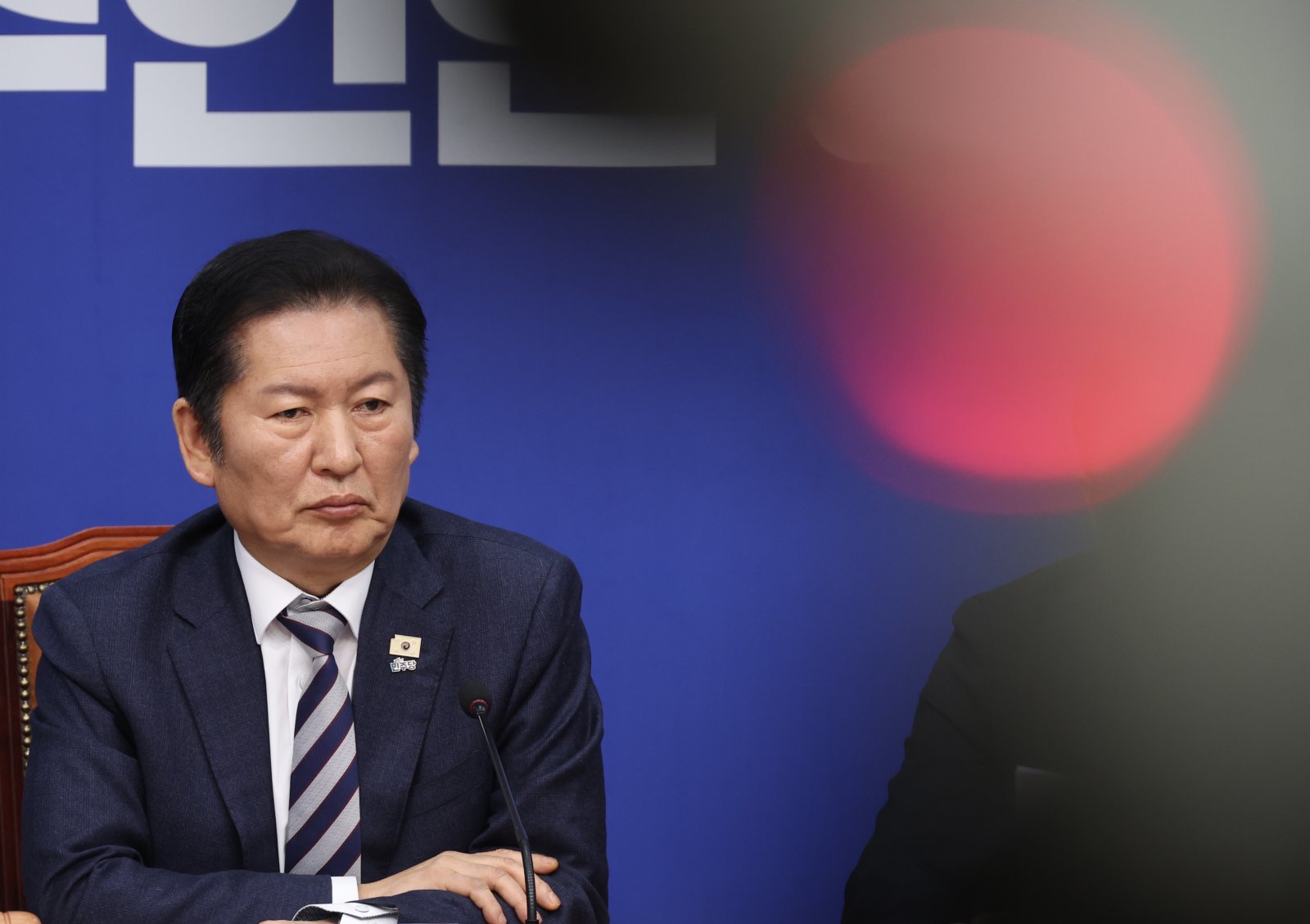 정청래 더불어민주당 대표가 9일 오전 서울 여의도 국회에서 열린 최고위원회의에서 잠시 생각에 잠겨 있다.2026.02.09. [서울=뉴시스]