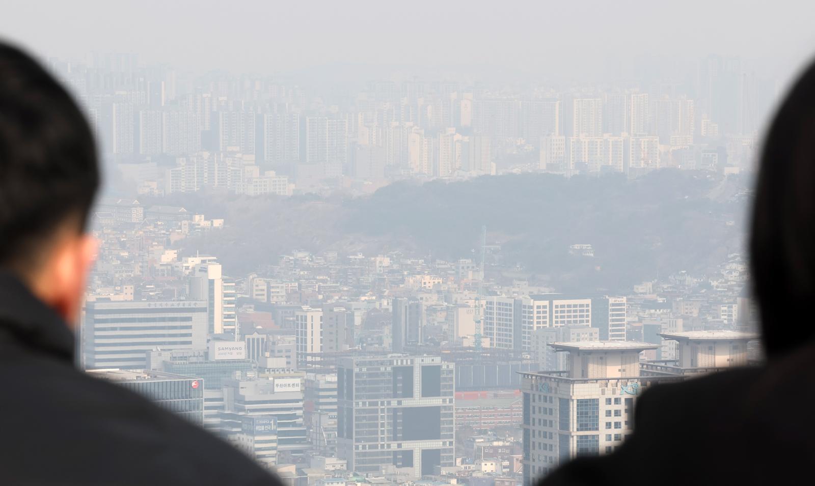 5일 오후 서울 용산구 남산 전망대에서 바라본 서울 도심 아파트. 2026.02.05 서울=뉴시스