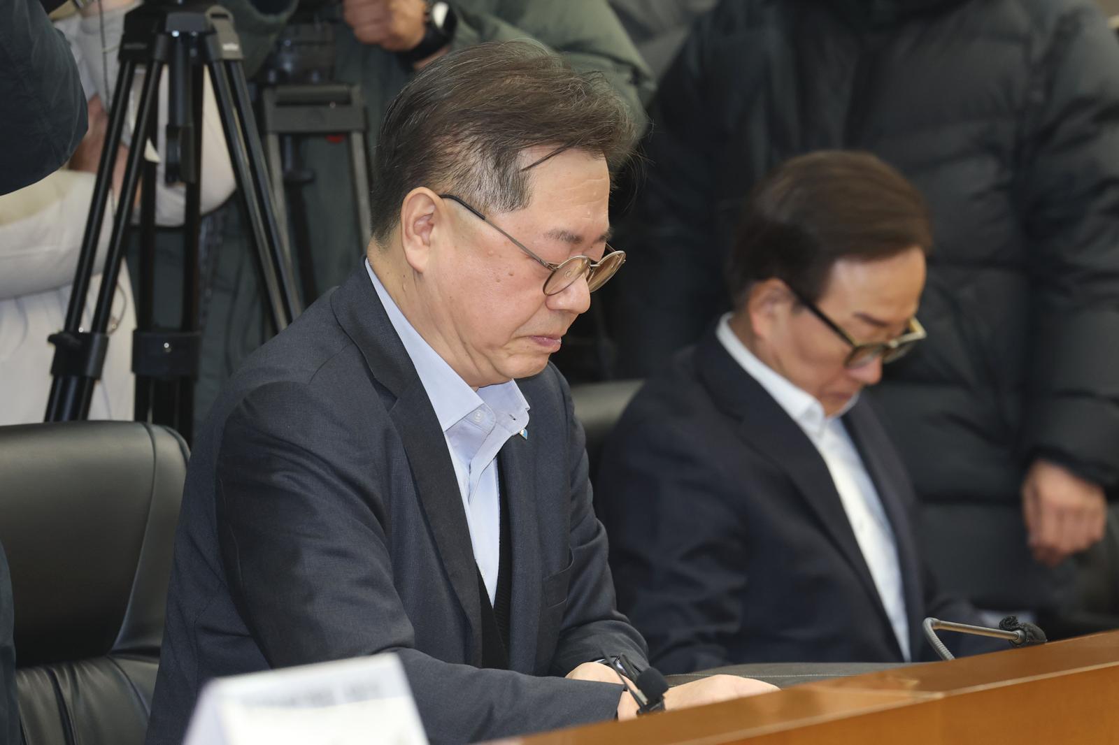 박일준 대한상공회의소 부회장이 9일 오전 서울 한국무역보험공사에서 열린 경제단체 긴급현안 점검회의에서 김정관 산업통상부 장관의 발언을 듣고 있다. 2026.2.9 뉴스1