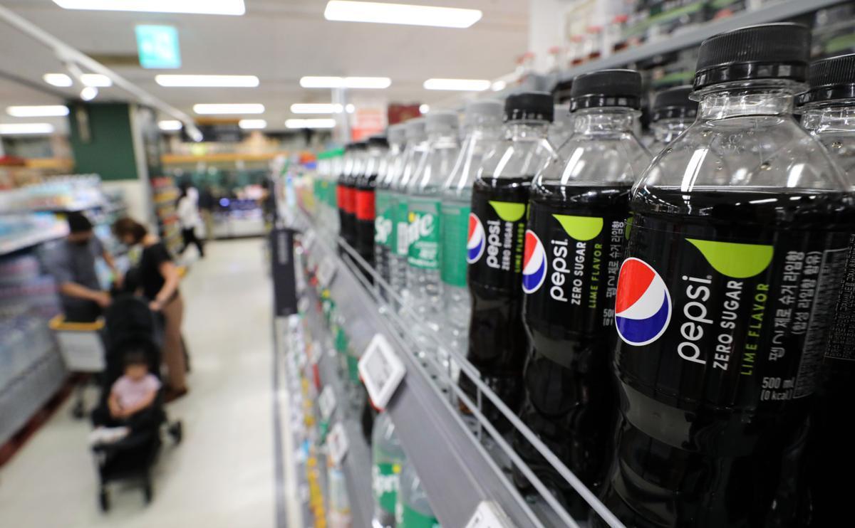 서울 시내 대형마트 내 진열된 탄산음료 모습. 2022.04.26 서울=뉴시스