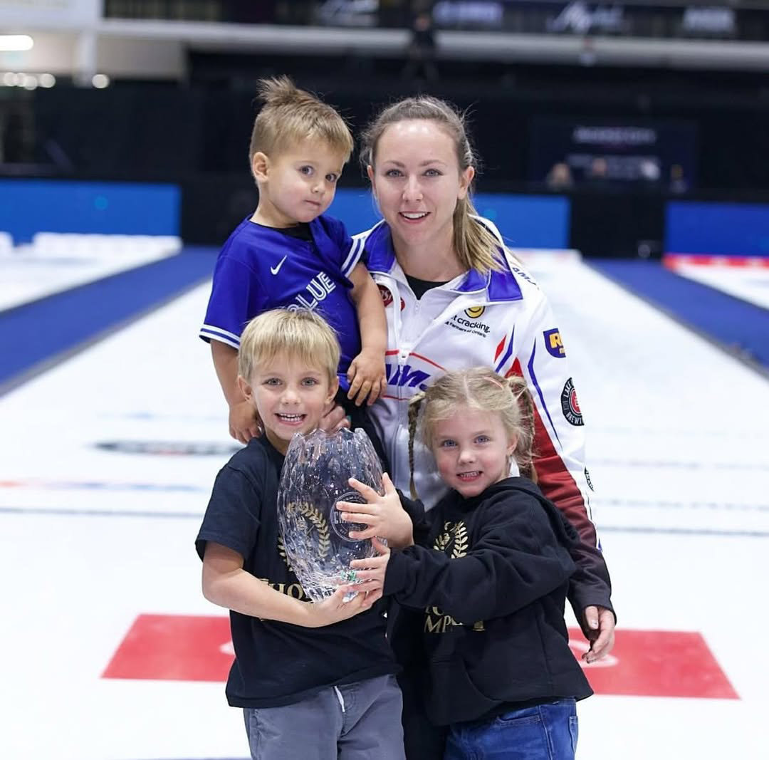 캐나다 여자 컬링 간판 레이철 호먼은 세 아이의 엄마다. 레이철 호먼 인스타그램