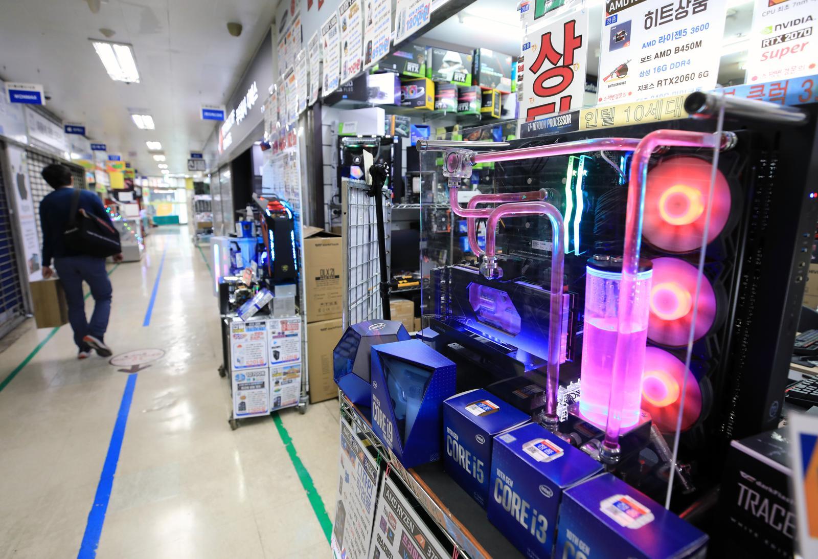 용산전자상가의 컴퓨터 부품 매장. 2021.4.12/뉴스1