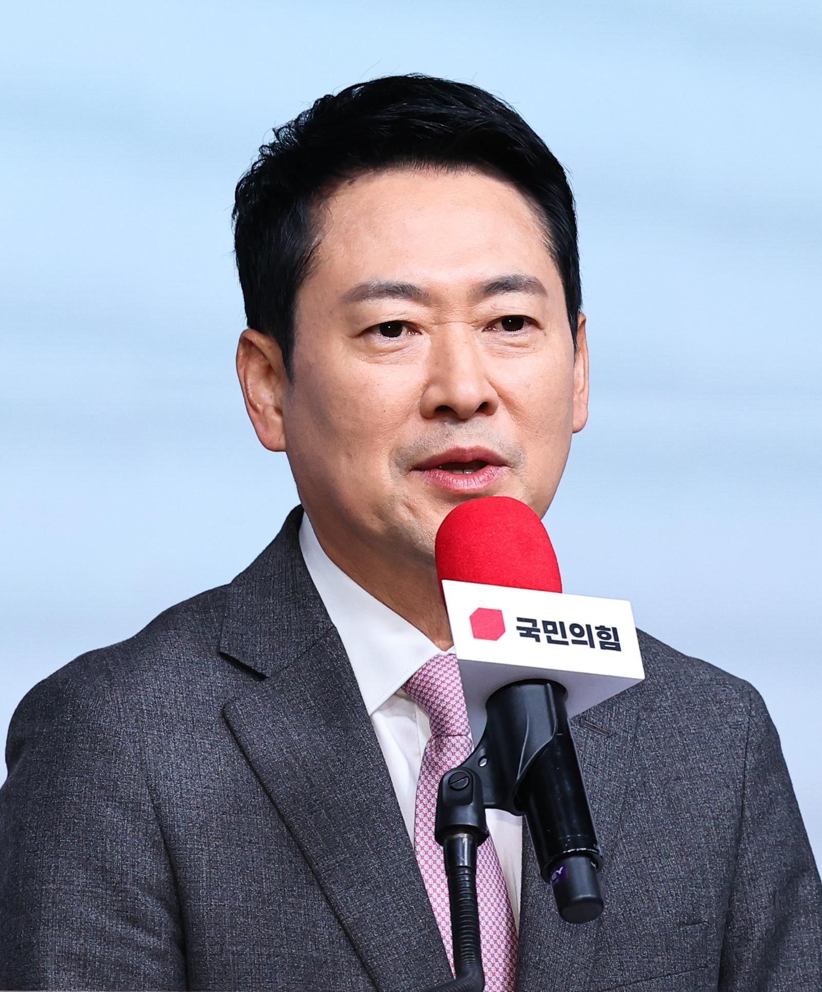 장동혁 국민의힘 대표가 9일 서울 강서구 ASSA아트홀에서 열린 국민의힘 여성 정책 공모점 시상식에서 인사말을 하고 있다. 2026.02.09 뉴시스