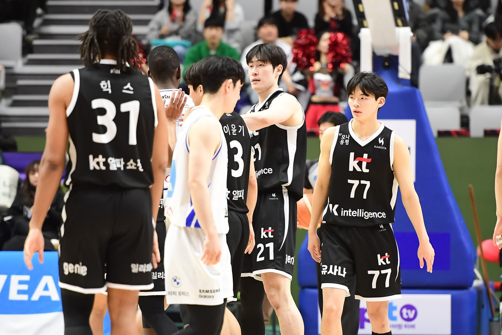 남자 프로농구 수원 KT가 9일 서울 삼성과 홈 경기에서 승리하며 3연패에서 탈출했다. (KBL 제공)