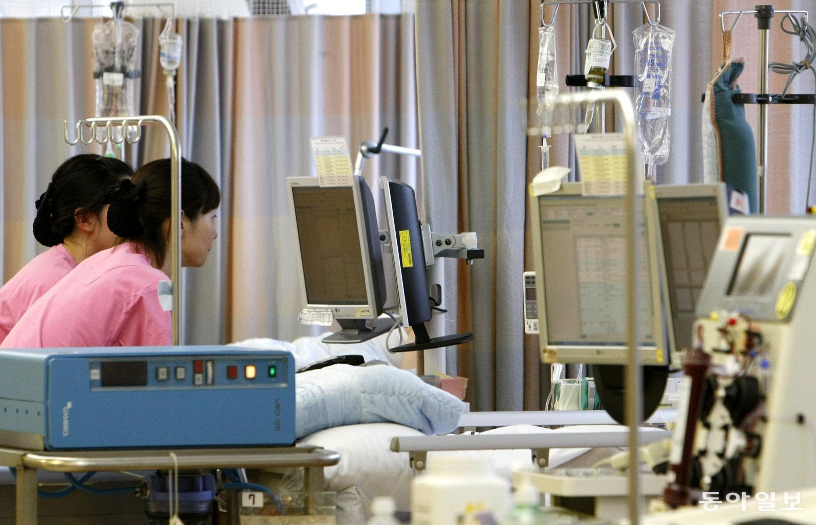 대동맥판막협착증 환자의 치료에 있어 치료 방식의 우열보다 환자 상태에 맞는 선택이 가능하도록 제도 개선이 필요하다는 지적이 나온다. 동아일보DB