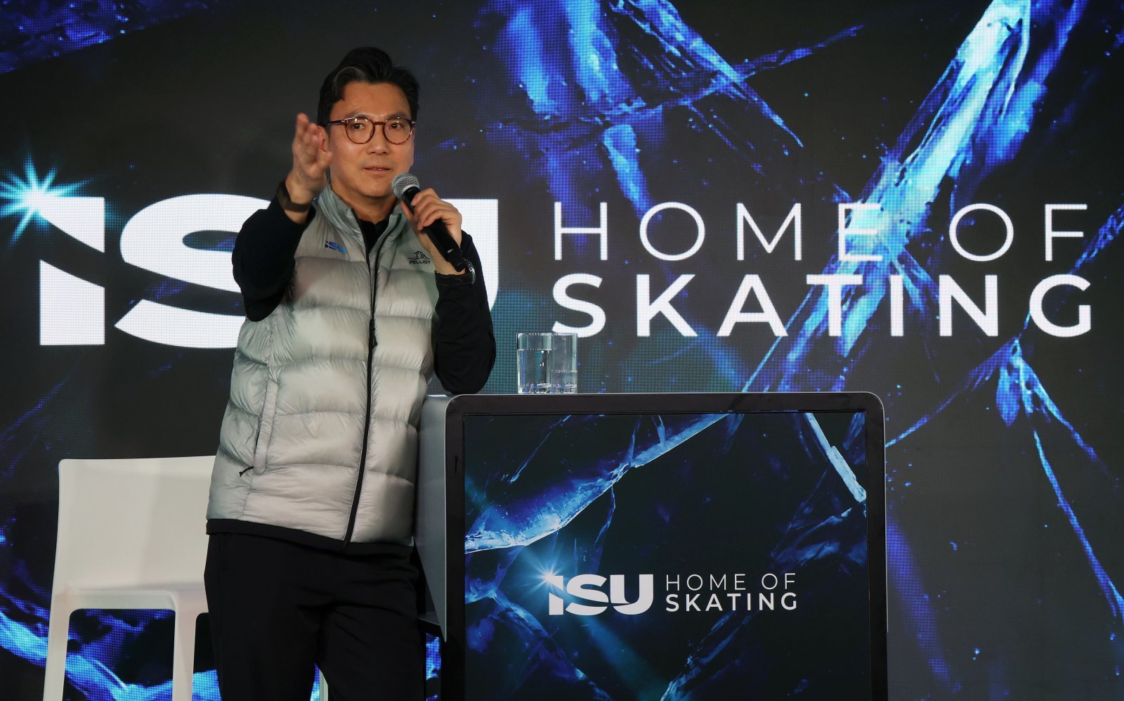 2026 밀라노·코르티나담페초 동계올림픽 개막 셋째날인 9일(현지 시간) 이탈리아 NH 밀라노 콩그레스 센터에서 김재열 ISU 회장(IOC 집행위원)이 간담회를 하고 있다. 2026.02.09. 밀라노=뉴시스