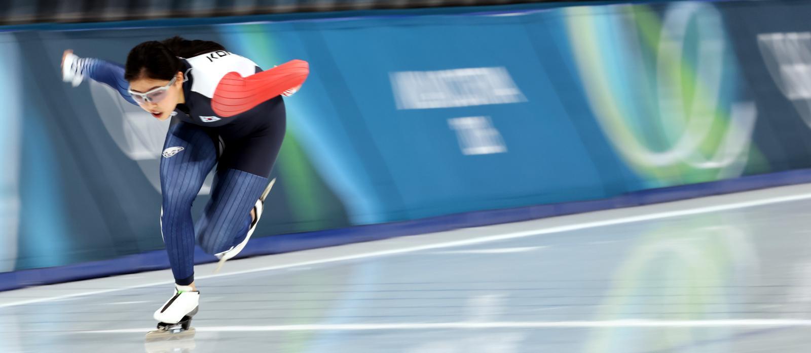 2026 밀라노·코르티나담페초 동계올림픽 개막 둘째날인 8일 (현지 시간) 이탈리아 밀라노 스피드스케이팅 경기장에서 내일 스피드스케이팅 1000m 경기를 앞둔 이나현 선수가 훈련을 하고 있다. 2026.02.08. 밀라노=뉴시스