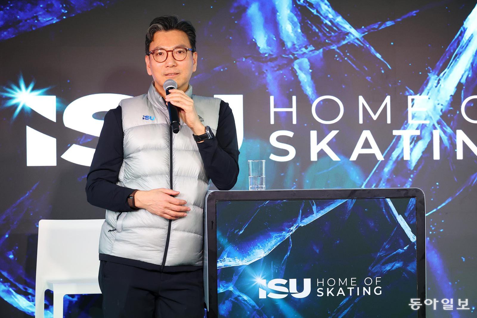 10일(한국시간) 이탈리아 밀라노 NH밀라노 콩그레스 센터 호텔에서 김재열 ISU회장 겸 IOC 집행위원이 기자 간담회를 하고 있다. 전영한 기자 scoopjyh@donga.com