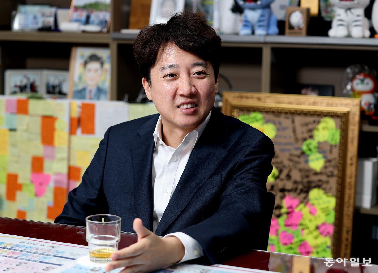 개혁신당 이준석 대표가 9일 서울 여의도 국회 의원회관에서 동아일보와 인터뷰를 하고 있다. 변영욱 기자 cut@donga.com