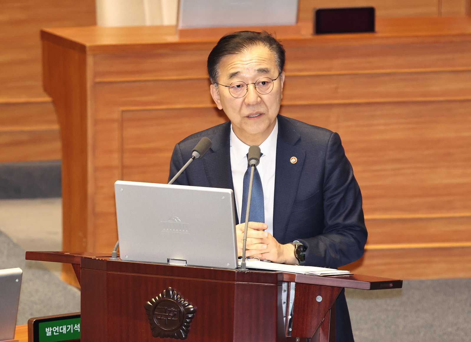 김윤덕 국토교통부 장관이 10일 오후 서울 여의도 국회에서 열린 제432회국회(임시회) 제5차 본회의에서 경제에 관한 대정부질문에 답변을 하고 있다. 2026.02.10 뉴시스