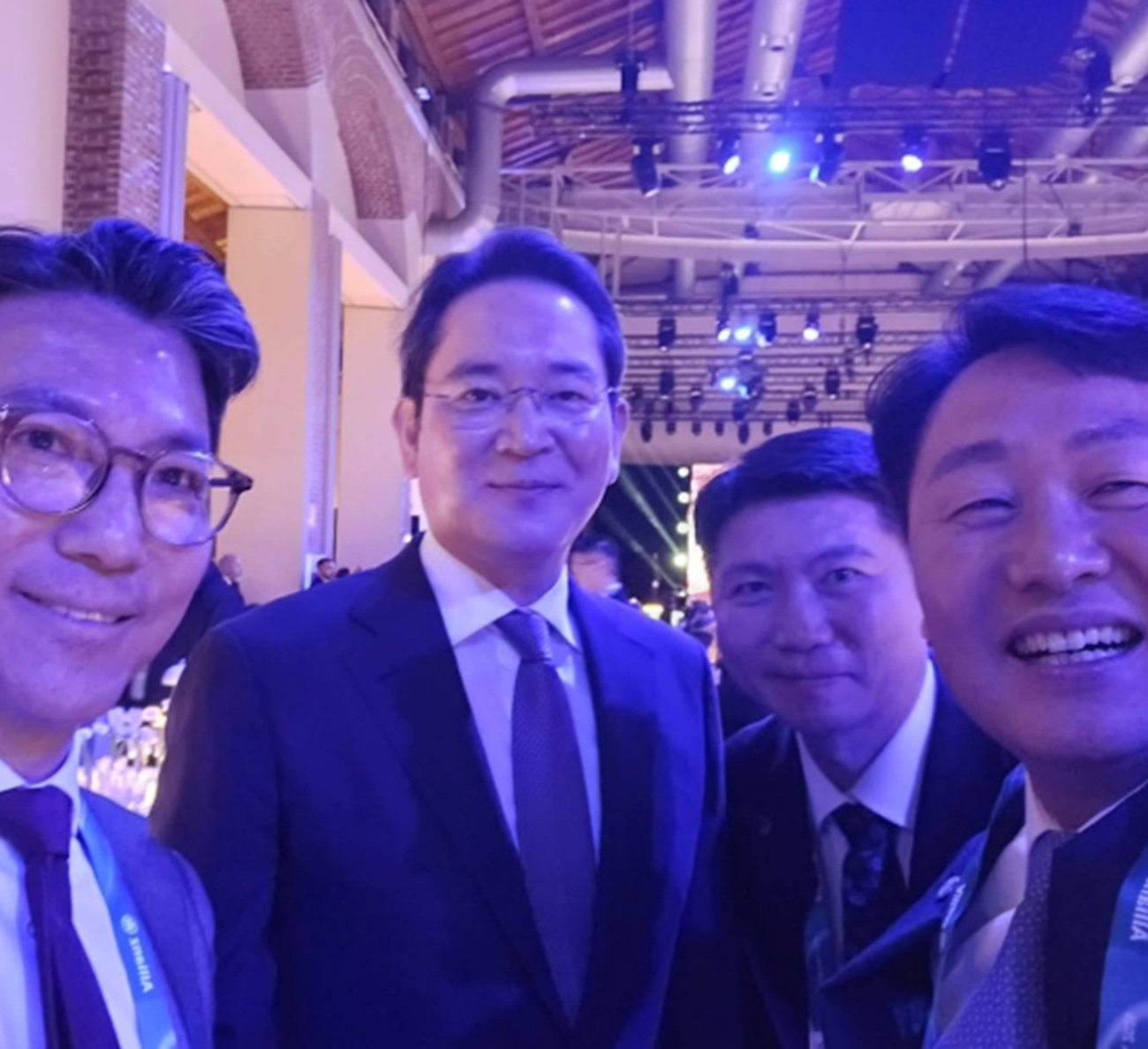 왼쪽부터 김재열 IOC 집행위원, 이재용 삼성전자 회장, 유승민 대한체육회장, 김관영 전북도지사가 올림픽 현장에서 기념 촬영을 하고 있다. 김관영 전북도지사 SNS 캡처