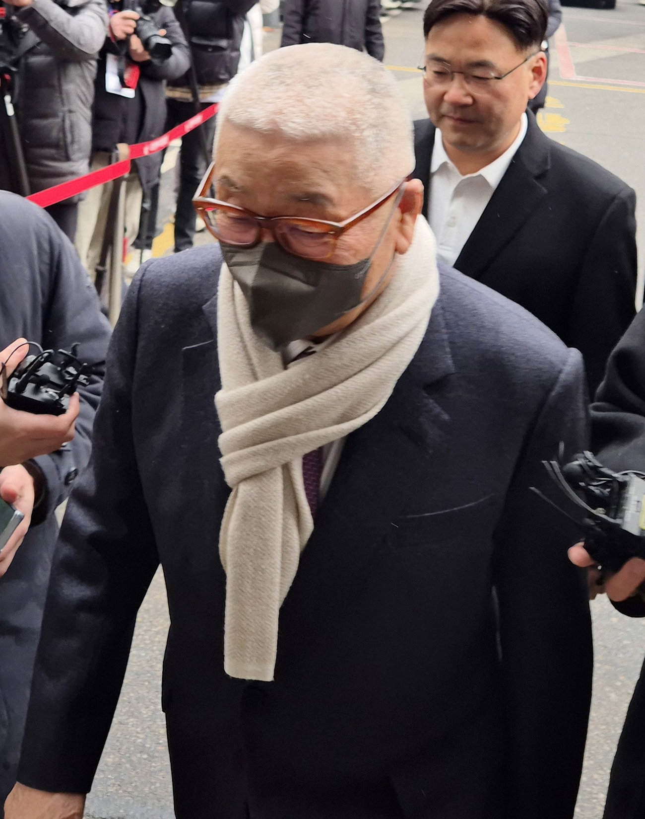 정도원 삼표그룹 회장이 10일 경기 의정부지방법원에 출석하고 있다. 중대재해처벌법 위반 등 혐의로 불구속 기소된 정 회장은 이날 1심에서 무죄를 선고받았다. 2026.2.10/뉴스1