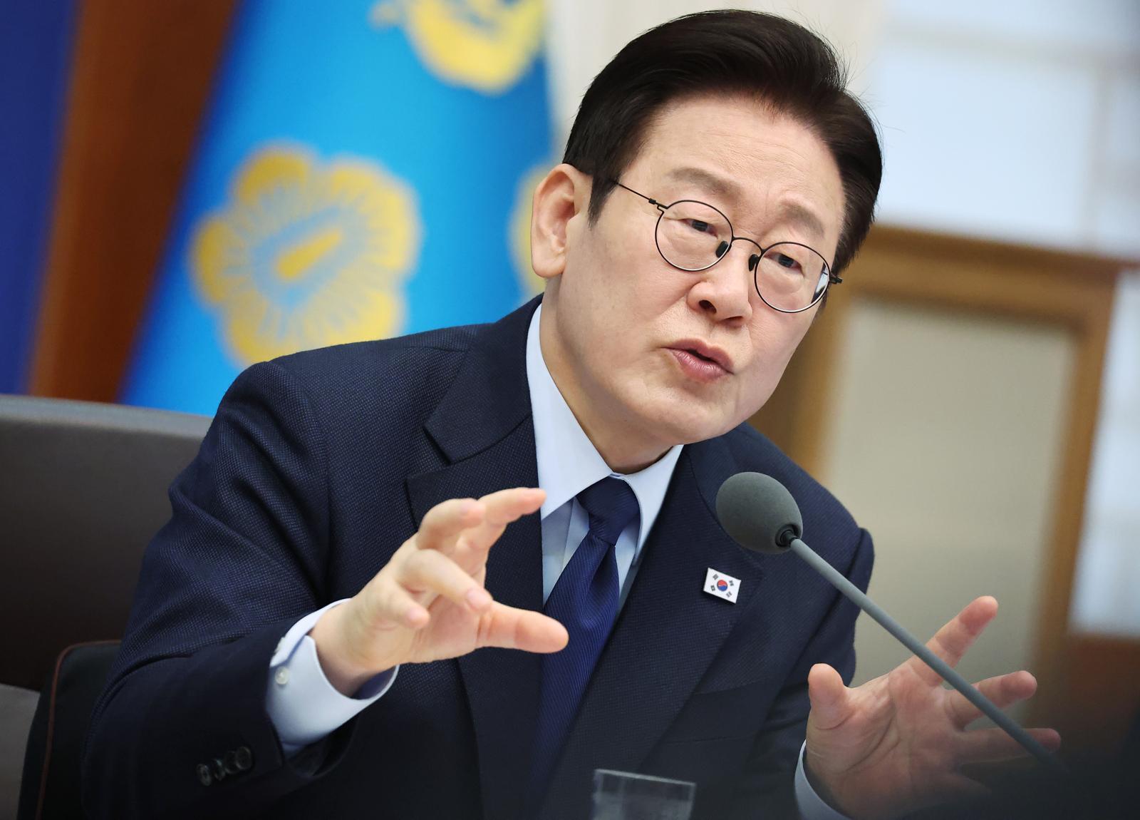 이재명 대통령이 10일 청와대에서 열린 국무회의에서 발언하고 있다. 뉴시스