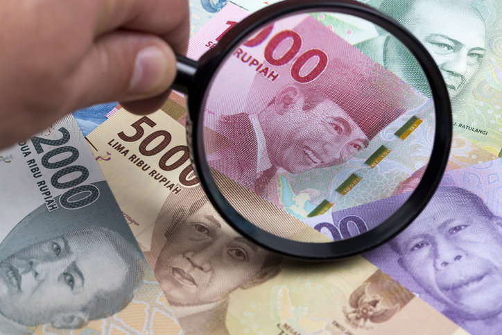 인도네시아는 1997~1998년 루피아 환율이 달러당 2400루피아에서 1만7000루피아로 수직상승하며 외환위기를 겪은 적 있다. 그래서 환율 급등에 상당히 예민한 편이다. 다만 지금은 외환보유액이 충분하고, 경제 기초체력이 탄탄하다는 면에서 외환위기 가능성은 없다고 보지만, 여전히 1만7000루피아는 환율의 심리적 마지노선이다. 게티이미지