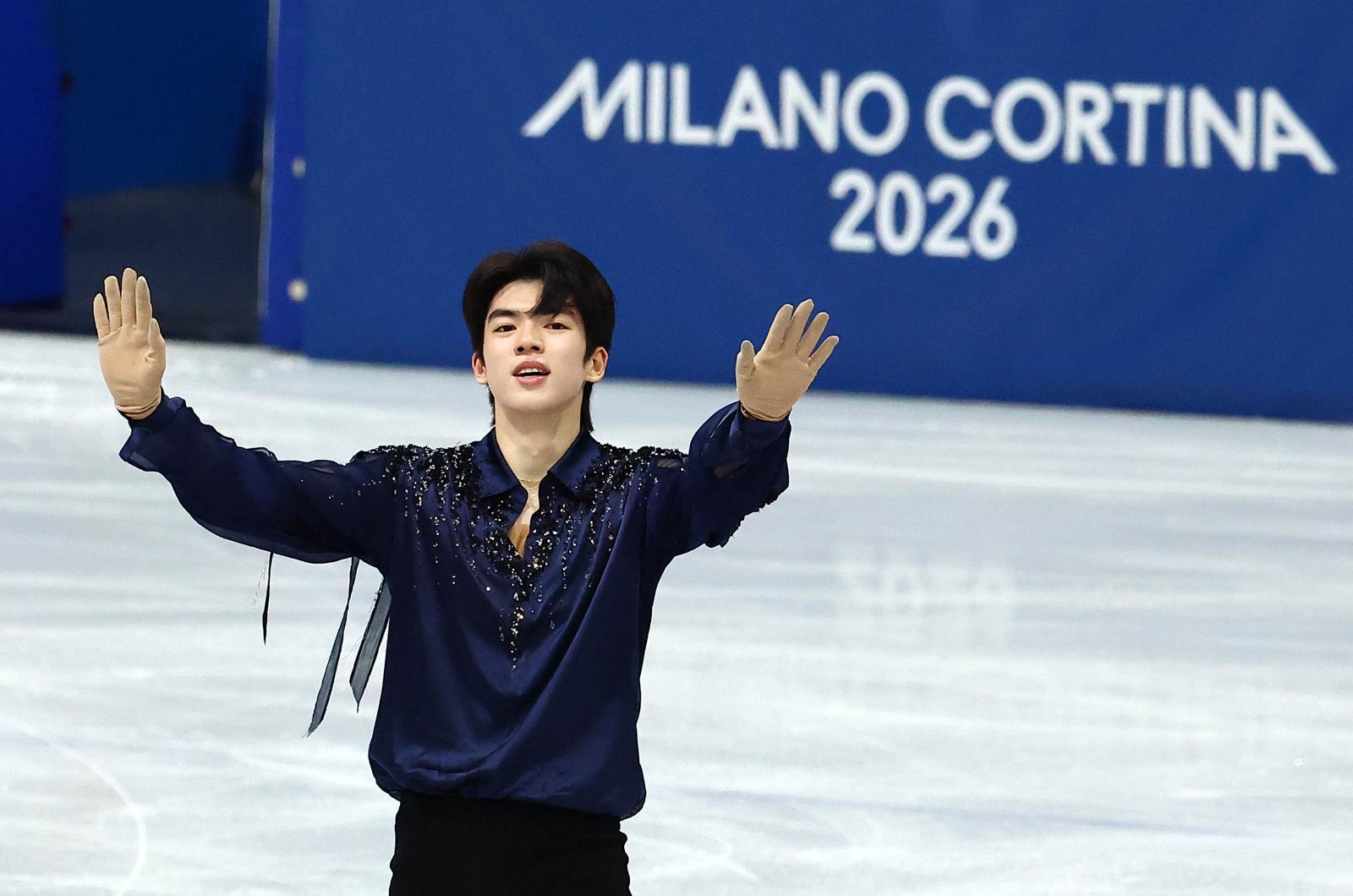 8일(한국시간)이탈리아 밀라노 아이스 스케이팅 아레나에서 한국 피겨스케이팅 차준환 선수가 싱글 쇼트프로그램에서 멋진 연기를 보여주고 있다.