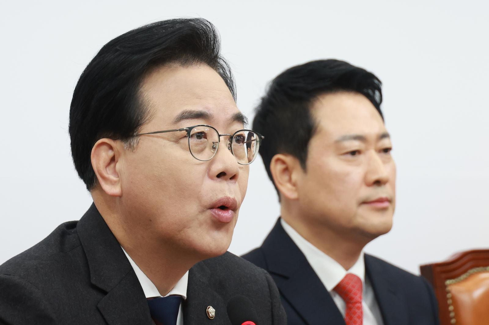 송언석 국민의힘 원내대표가 12일 서울 여의도 국회에서 열린 최고위원회의에서 발언하고 있다. 2026.2.12. 뉴시스