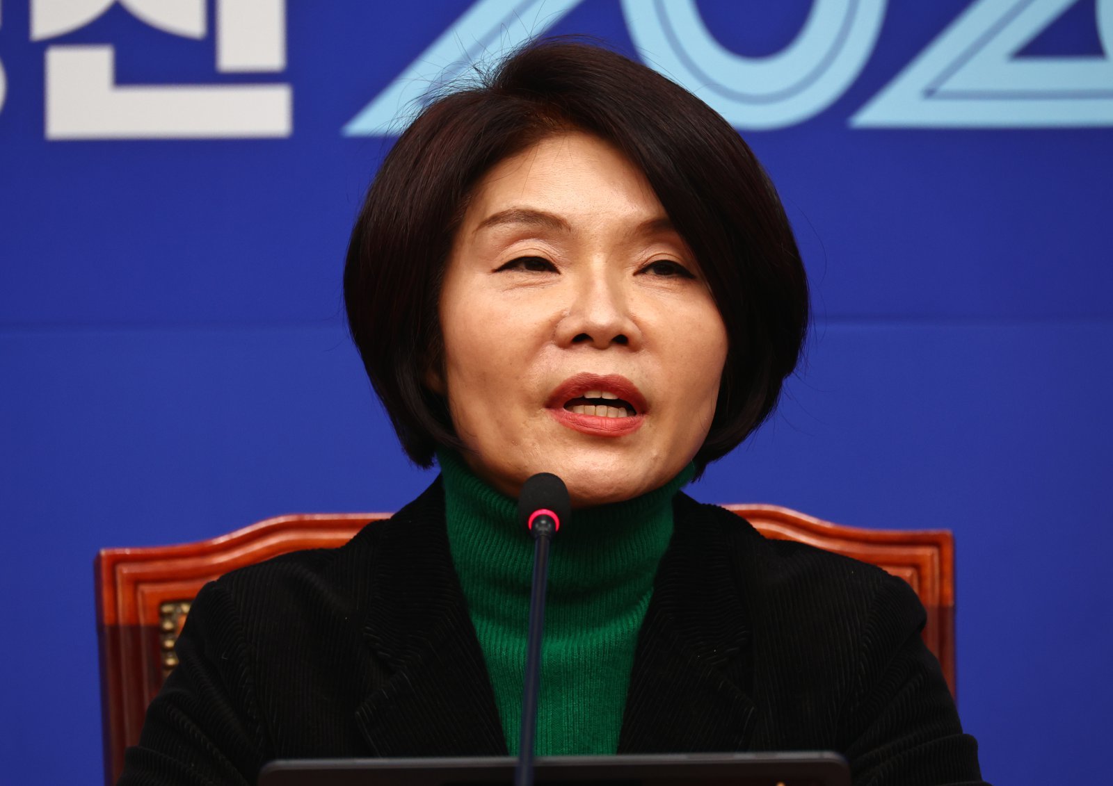 한정애 더불어민주당 정책위의장이 1일 오전 서울 여의도 국회에서 기자간담회를 열고 발언하고 있다. 2026.02.01 뉴시스