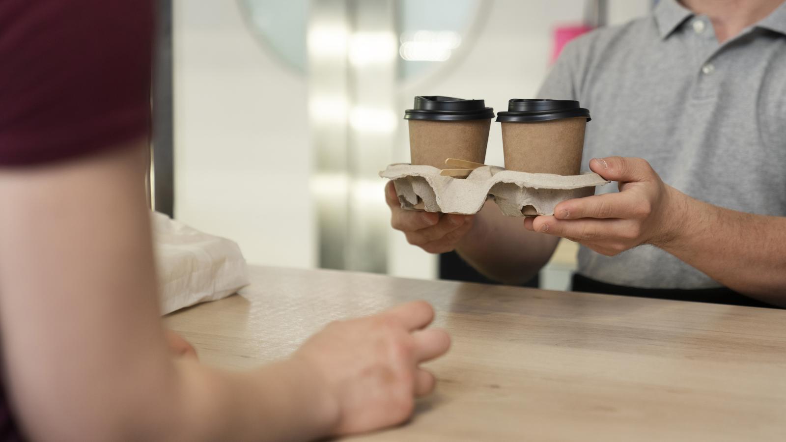 국민 93%가 “커피 나오셨습니다”와 같은 과도한 사물 높임 표현을 개선해야 한다고 인식하는 것으로 조사됐다. 문화부는 공공언어 30선을 선정해 캠페인을 펼친다. 사진=게티이미지뱅크