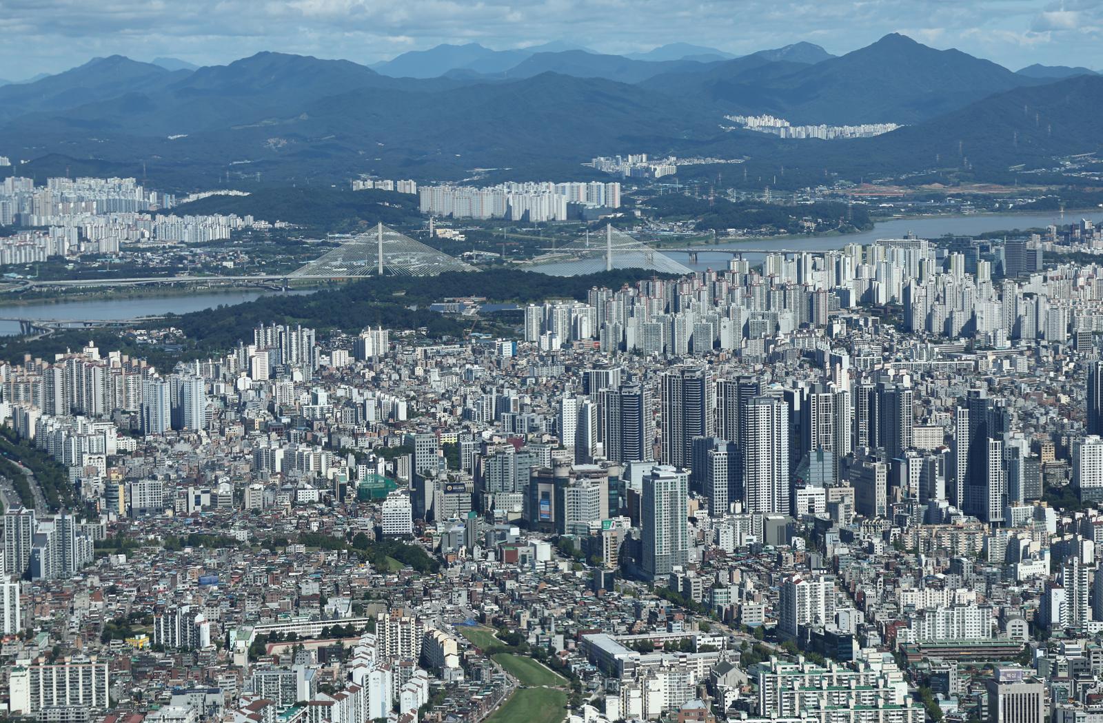 서울스카이 전망대에서 바라본 하남 일대 모습. ⓒ 뉴스1