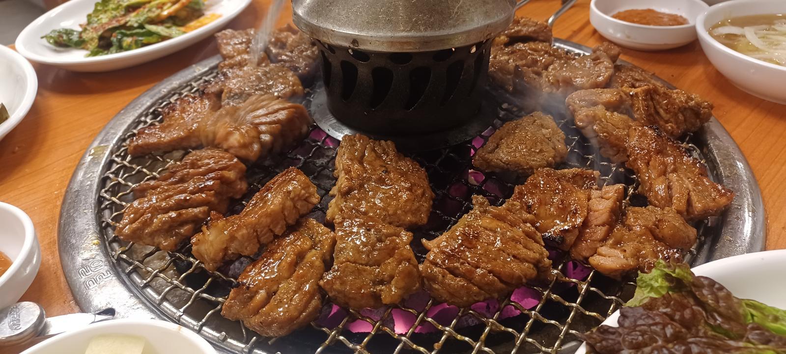 서울 마포구 합정동 ‘양화정’의 한돈양념구이. 250g에 2만1000원이다. 김도언 소설가 제공