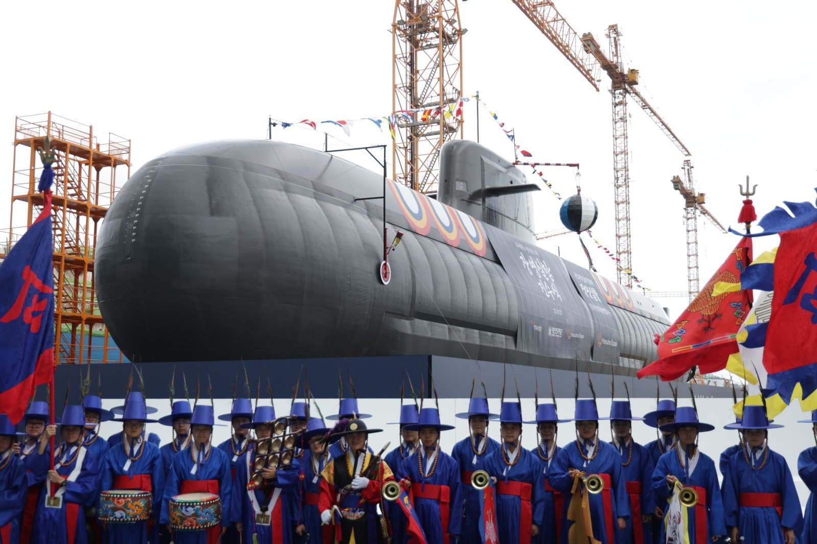 해군 ‘장영실함’ (장보고III Batch-II 1번함인 3600t급) 진수식.