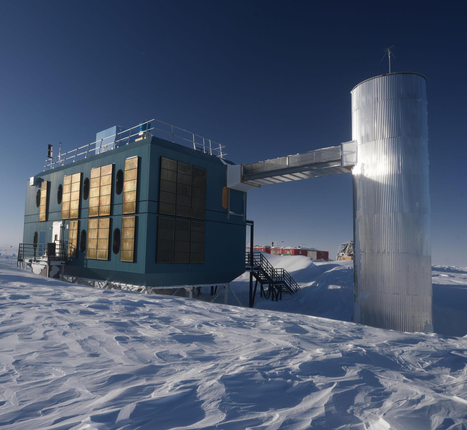 남극 아문센-스콧 기지에 있는 아이스큐브 연구소 전경. 아이스큐브 협력단