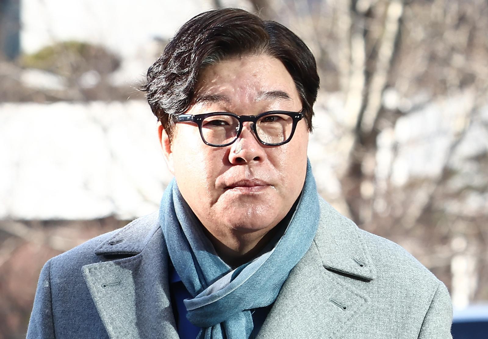 김성태 쌍방울 전 회장이 지난달 쌍방울 대북송금 수사 과정에서 불거진 진술 회유 의혹 관련 조사를 받기 위해 서울 서초구 서울고등검찰청으로 출석하고 있다. 2026.1.8 뉴스1