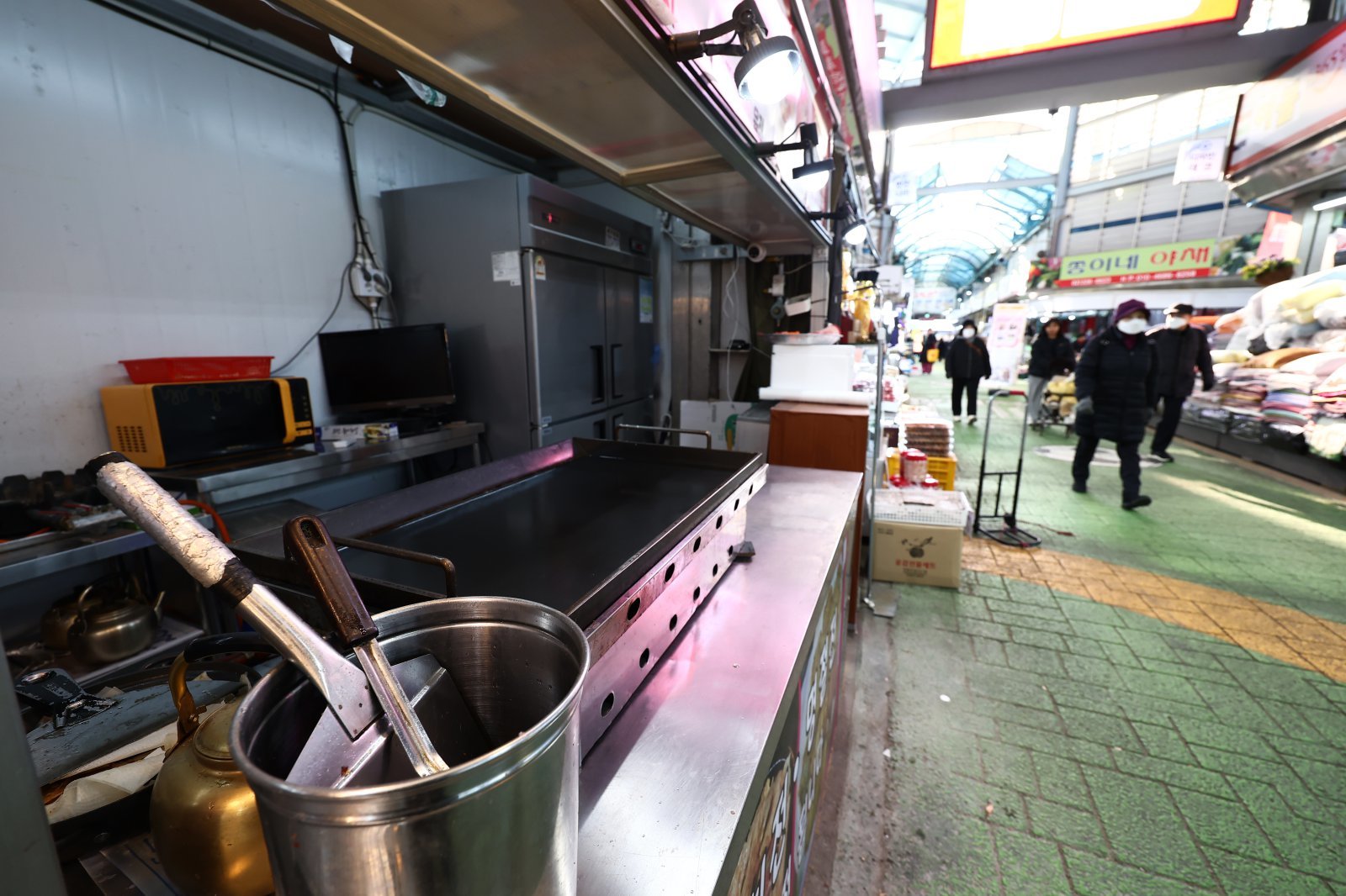 서울 시내의 전통시장이 한산한 모습. 2025.12.30 뉴스1